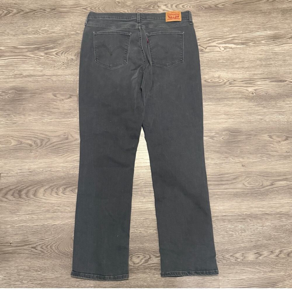 Levi’s Women Classic Straight Jeans 31x29 Gray Denim High Rise Casual Chic - Picture 3 of 10